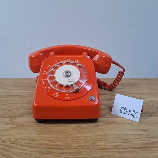 Oranje draai telefoon (Eric(s)son, Parijs)