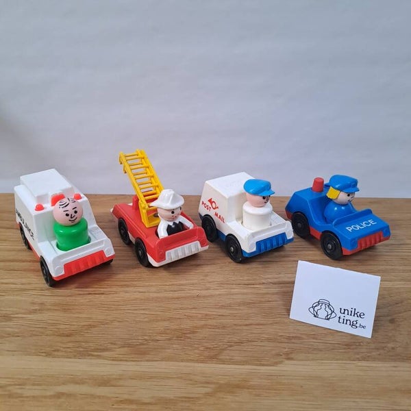 Fisher Price autotjes (brandweer, politie, postbode, ambulance)