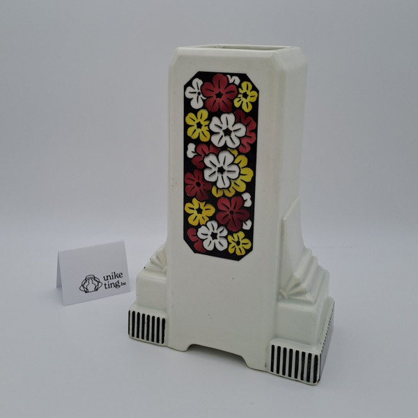 Art Deco vaasje met bloemenmotief