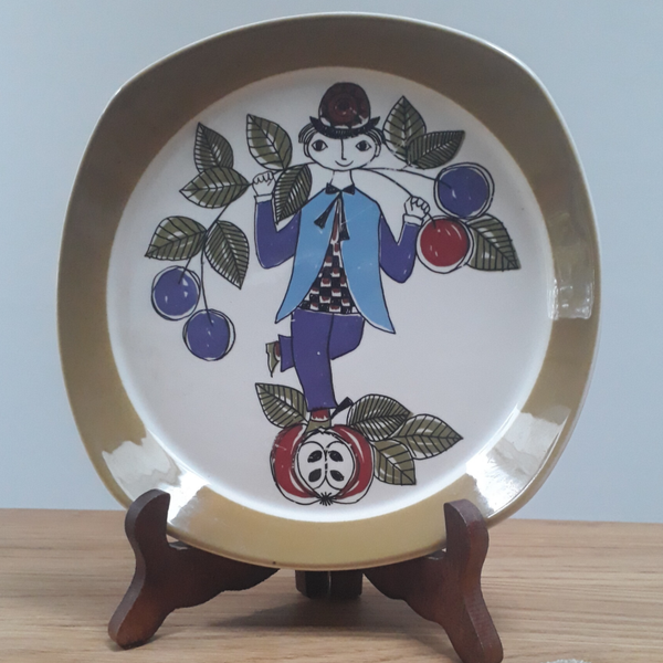 Decoratief bordje - mannetje met fruit (Figgjo Flint, Noorwegen)