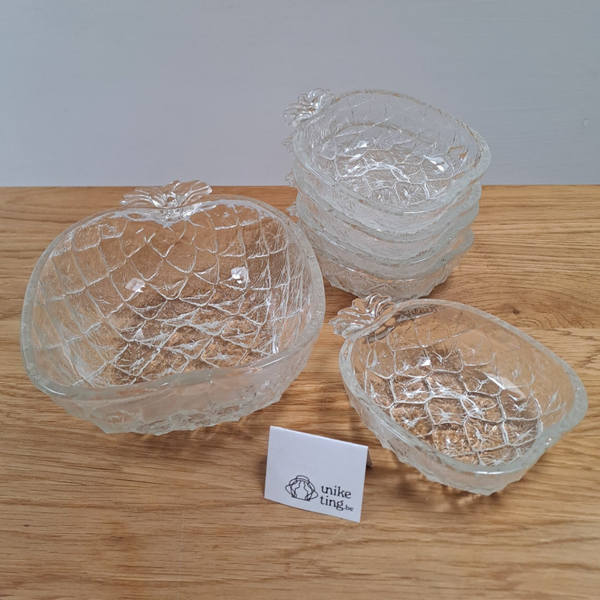 Ananas partyset: grote kom met kleinere kommetjes