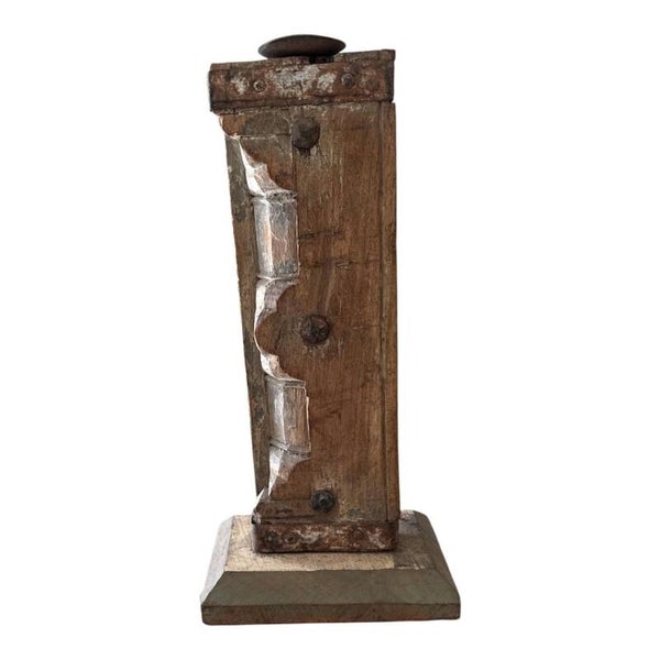 OUDE RUSTIEKE HOUTEN KANDELAAR