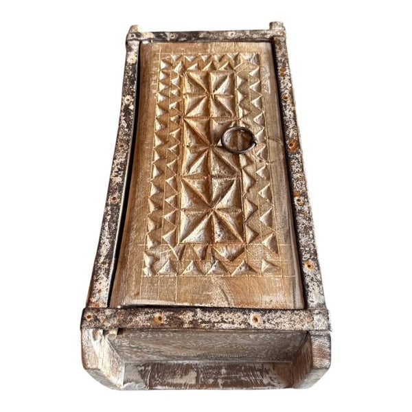 HOUTEN STEENMAL MET DEKSEL INDIA NR1