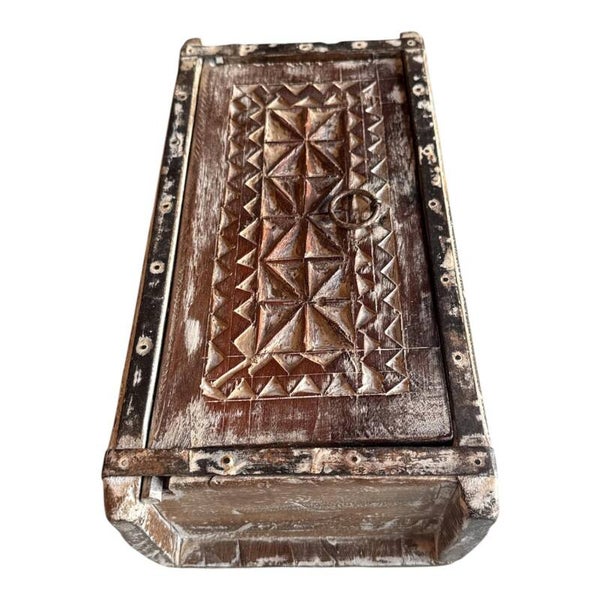 HOUTEN STEENMAL MET DEKSEL INDIA NR2