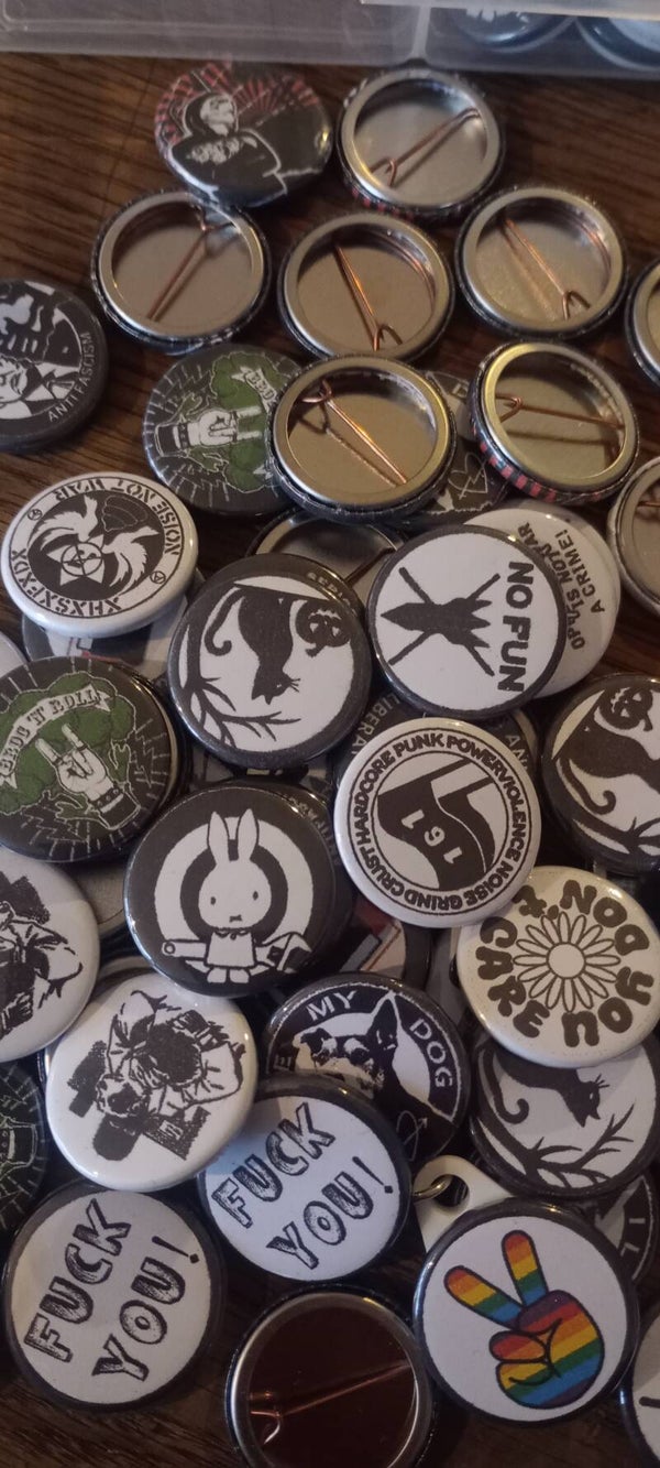 Buttons Badge 25mm D-pin
