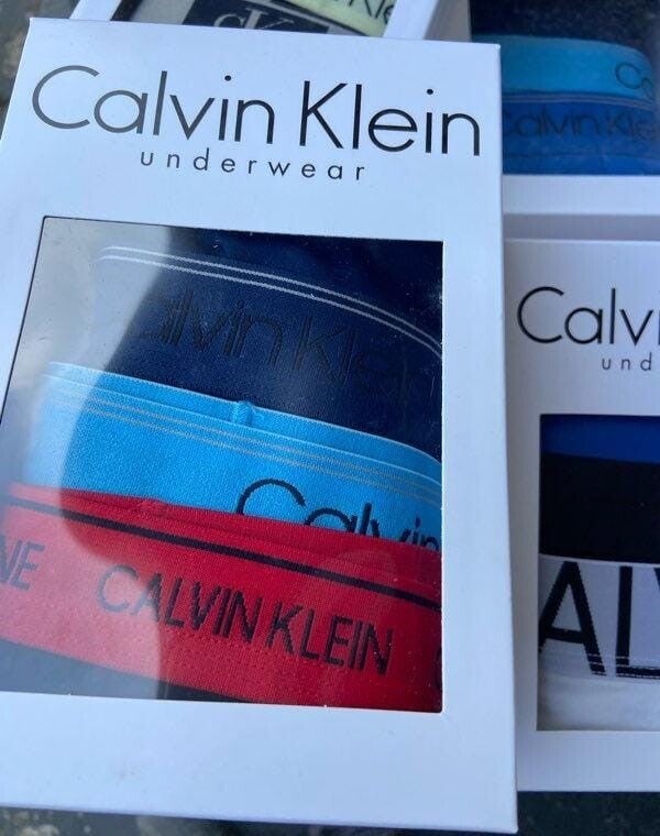 Lot de 3 slips aux couleurs différentes CALVIN KLEIN