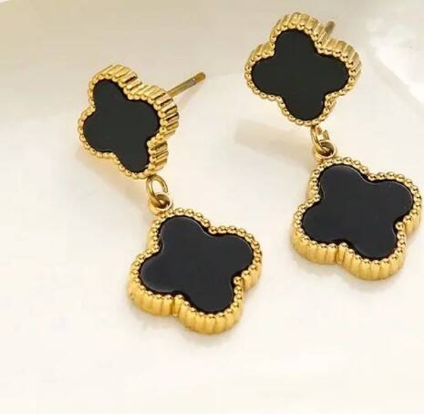 Stainless Steel Exquisite Temperament Lucky Clover Jewelry in 5 Beautiful colors