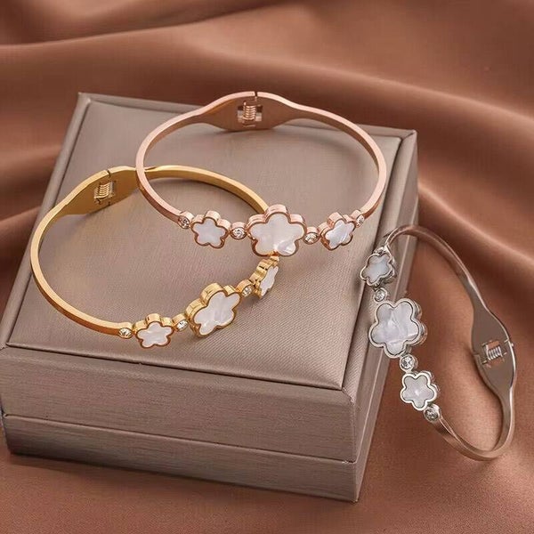 Luxurious Stainless Steel Five-leaf Flower Bracelet in 3 Gorgeous Colors