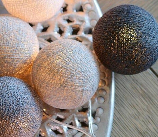 Led cotton balls - 20 balls - Lichtsnoer  - Grijs - Lichtgrijs - Zwart - Verschillende grote balls -