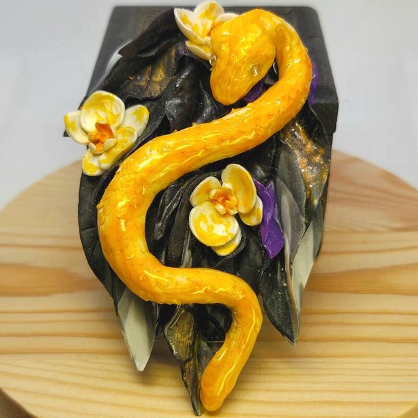 Infinity Vine