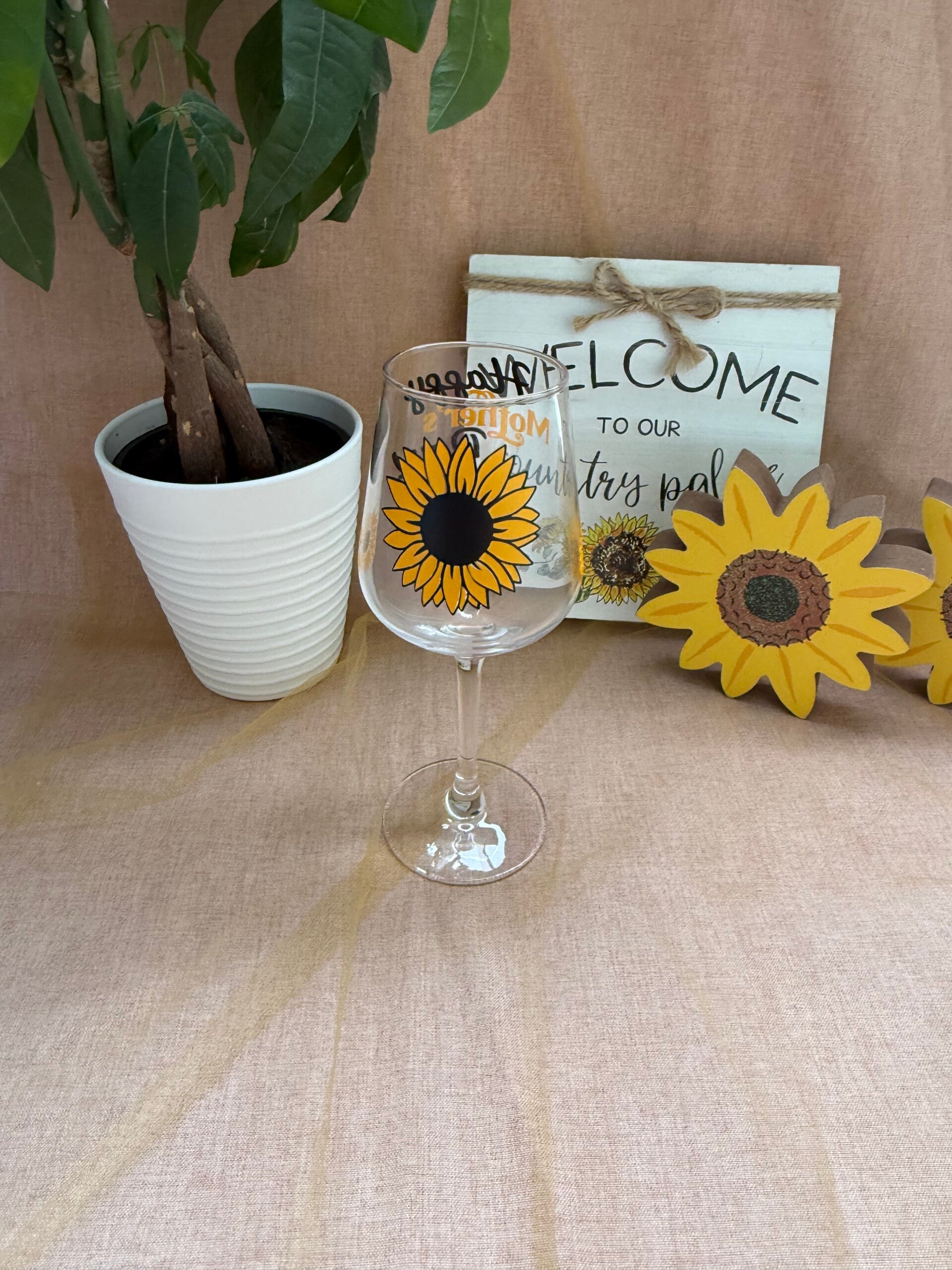 🌻 Mom Glass Personalized: Sunflower Mom Wine Glass