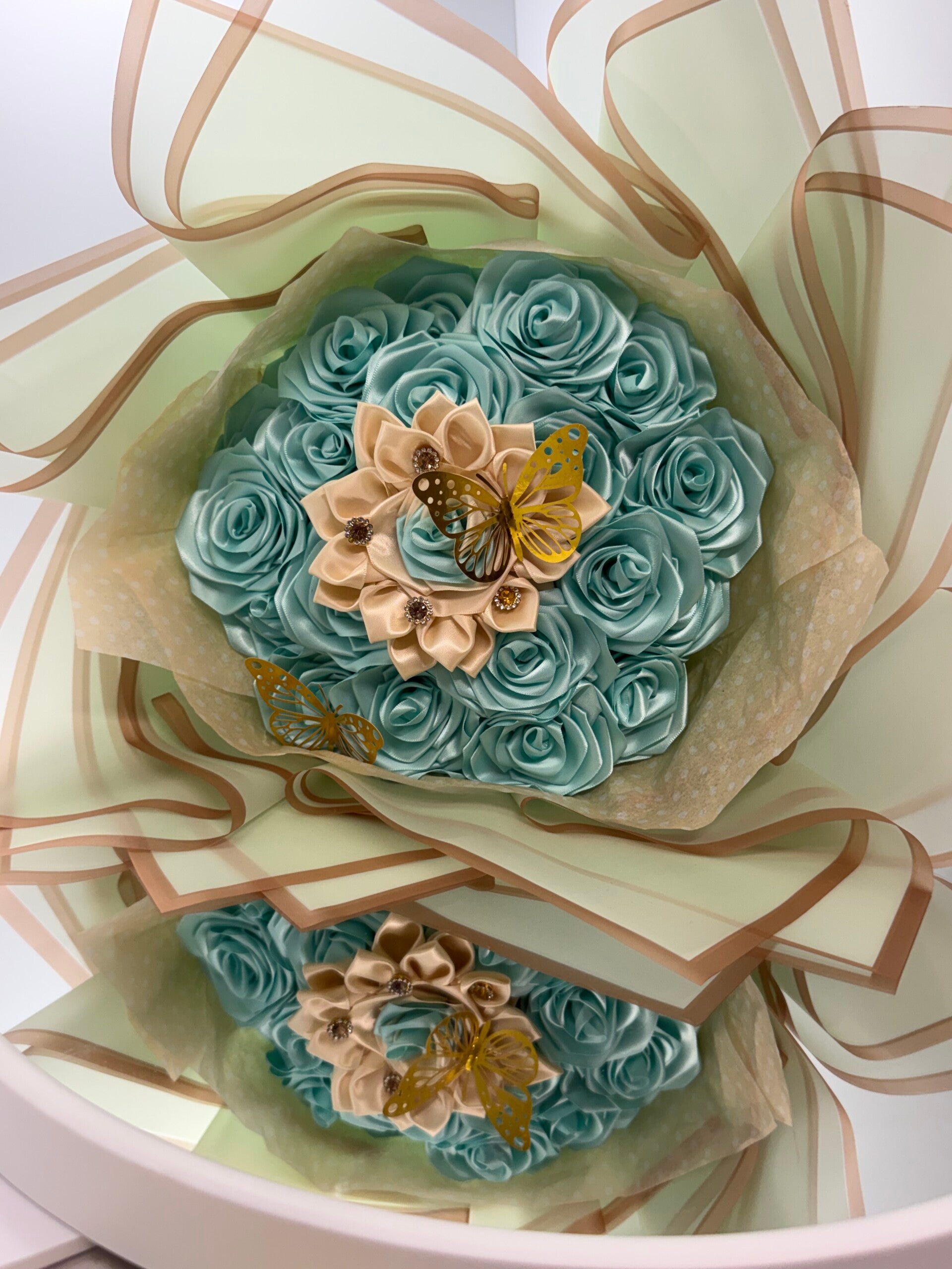 👑 Mint Elegance Bouquet