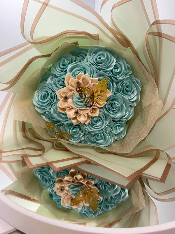 👑 Mint Elegance Bouquet