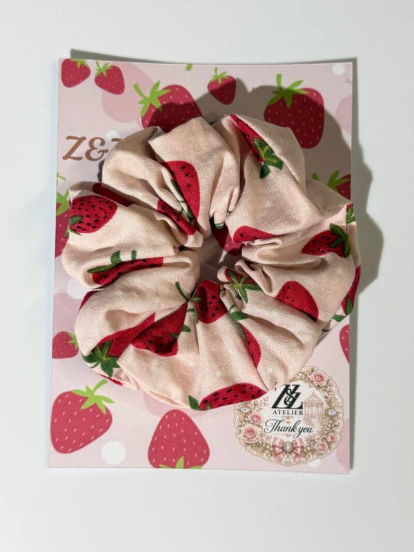 🍓 Strawberry Sweet Scrunchie