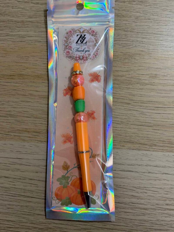 🧡 Orange & Green
