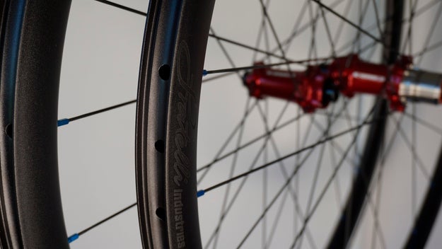 Rennrad Radsatz, aerodynamische Speichen