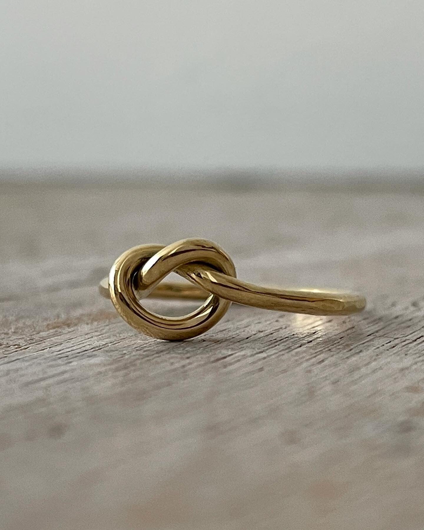 One-of-a-Kind #S003 || Script TIDE Ring in 18k Yellow Gold with Diamond,  Size 9 | Dorothée Rosen Designer Goldsmith