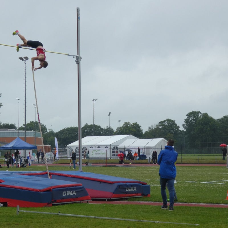 Van Rijn valt hoogte 5,06m aan