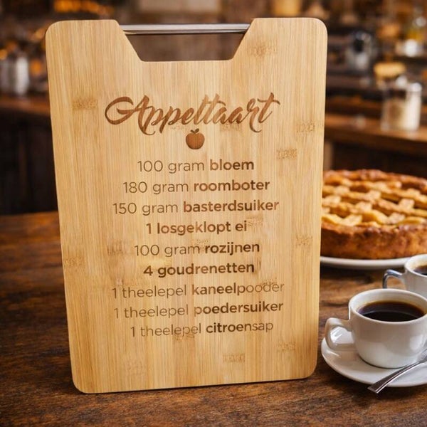 Gepersonaliseerde borrel of snijplank van bamboe