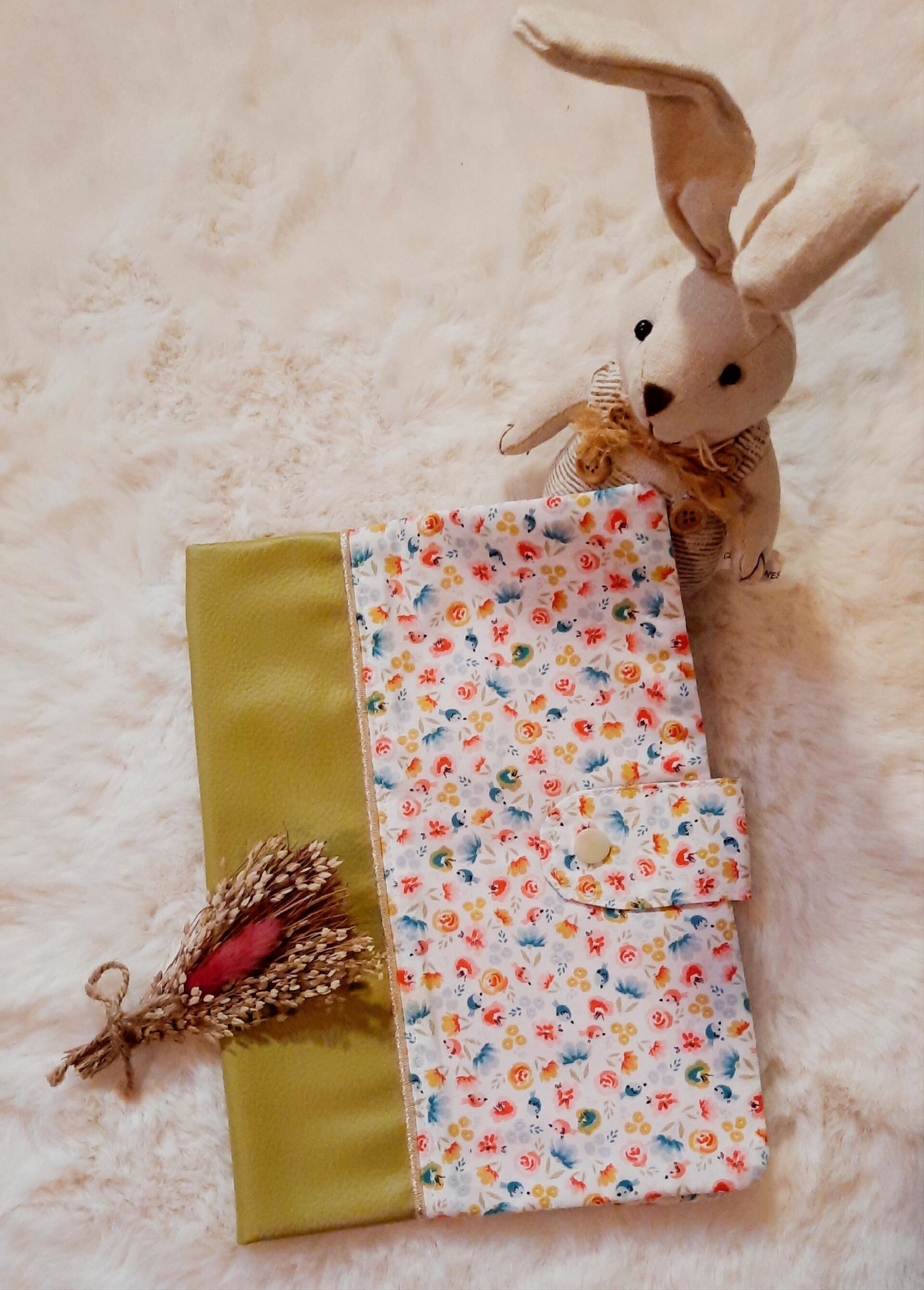 Protège carnet de santé - Petits oiseaux / vert anis