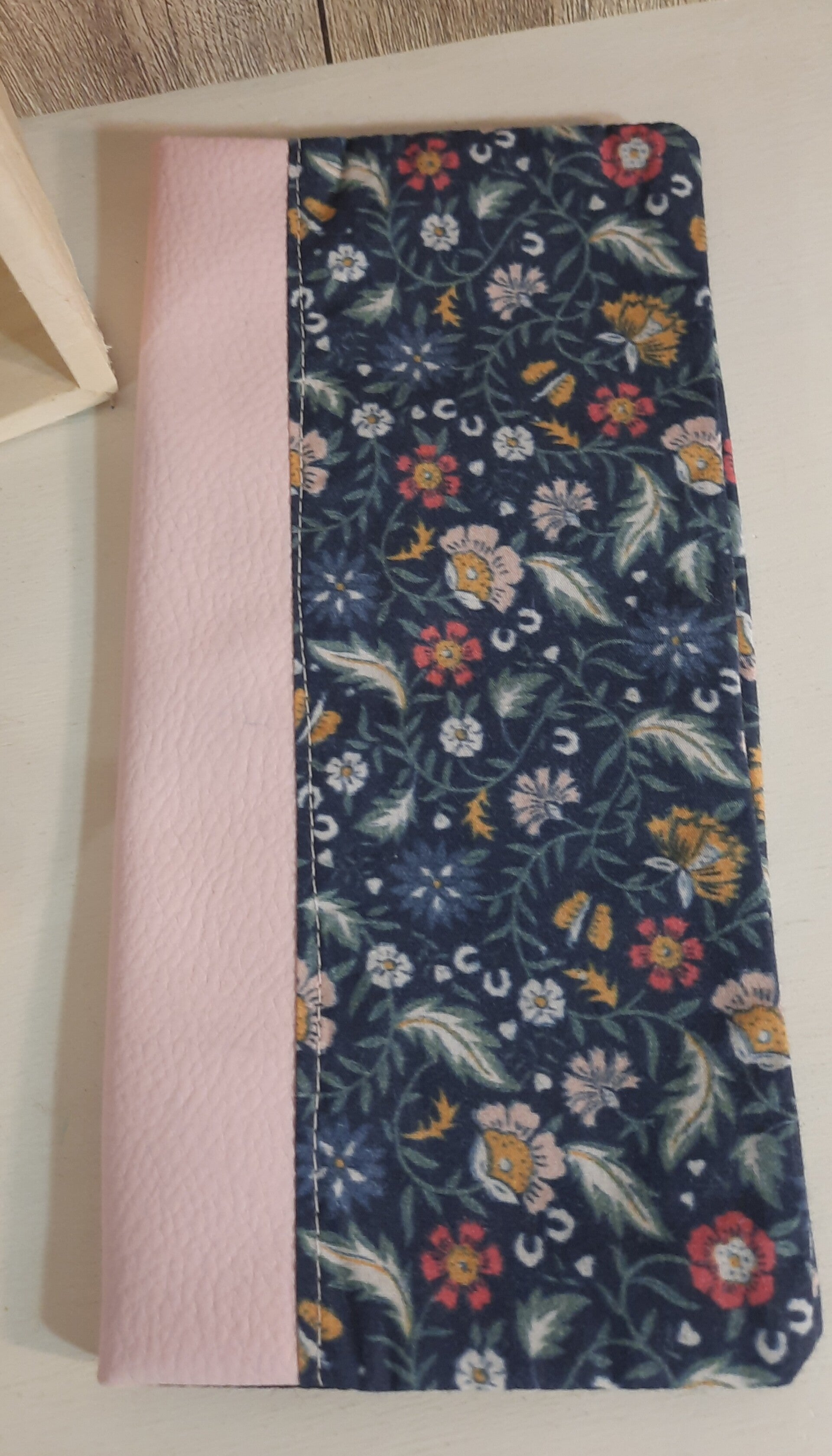 Protège livret de famille - Fleuri - bleu et rose