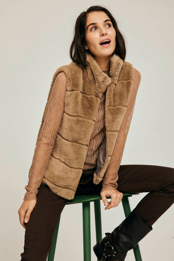 Foxy waistcoat, desert taupe