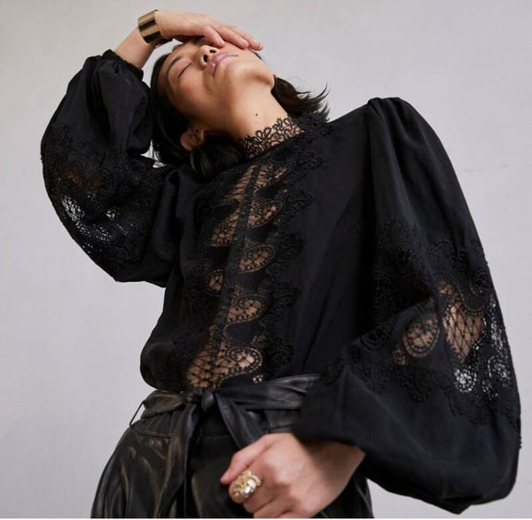 Zwarte blouse met kanten detail en lange mouw