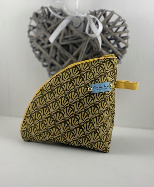 Grande trousse triangulaire jaune et noire