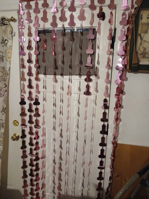 Penis Streamers