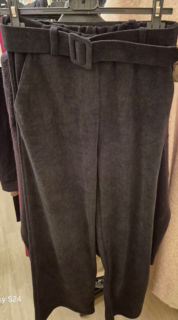 Pantalon fluide et sa ceinture