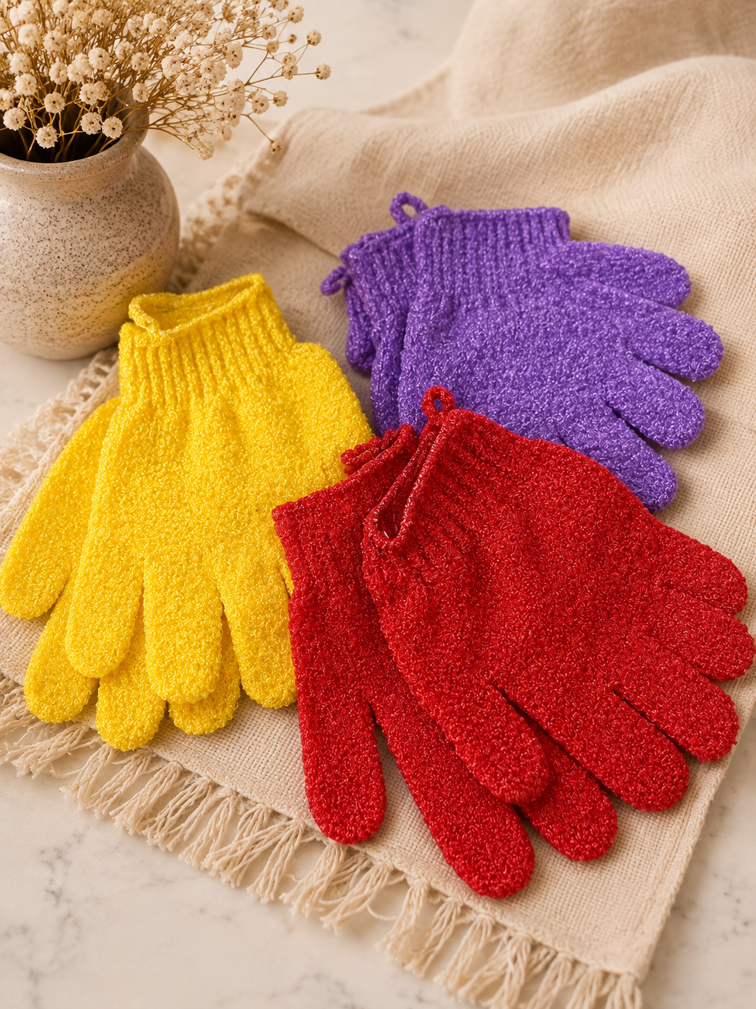 Exfoliating gloves