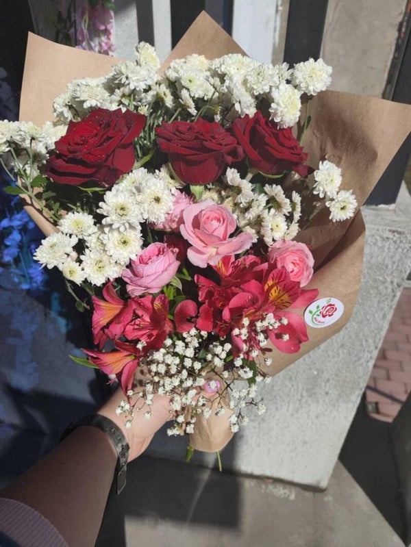 4-6 ვარდები საშუალო ზომის თაიგულები 45 GEL