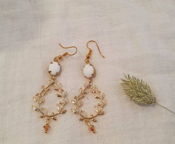 Boucles d'oreilles romantiques aux couronnes de laurier or et verre