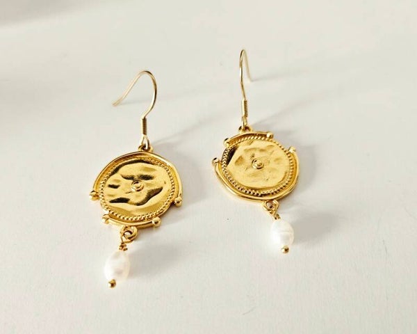 Boucles d'oreilles antiques aux perles d'eau douce