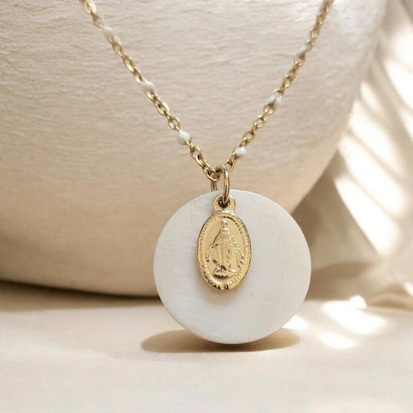 Collier court "Vierge miraculeuse" nacre et pendentif acier inoxydable doré