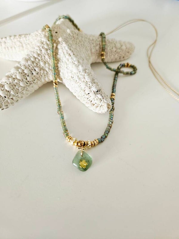 Collection "Les trésors de Margaux" collier réglable vert et or