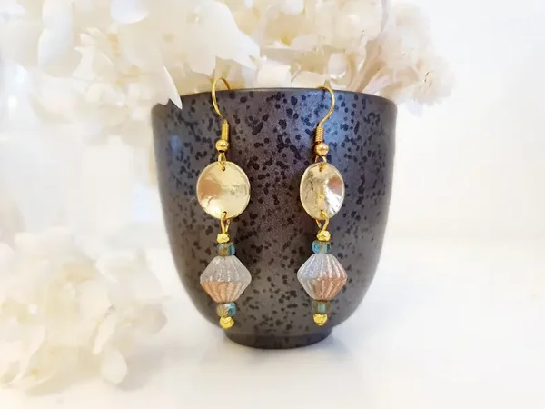 Boucles d oreilles artisanat laiton aux bicones cannelés tchèques