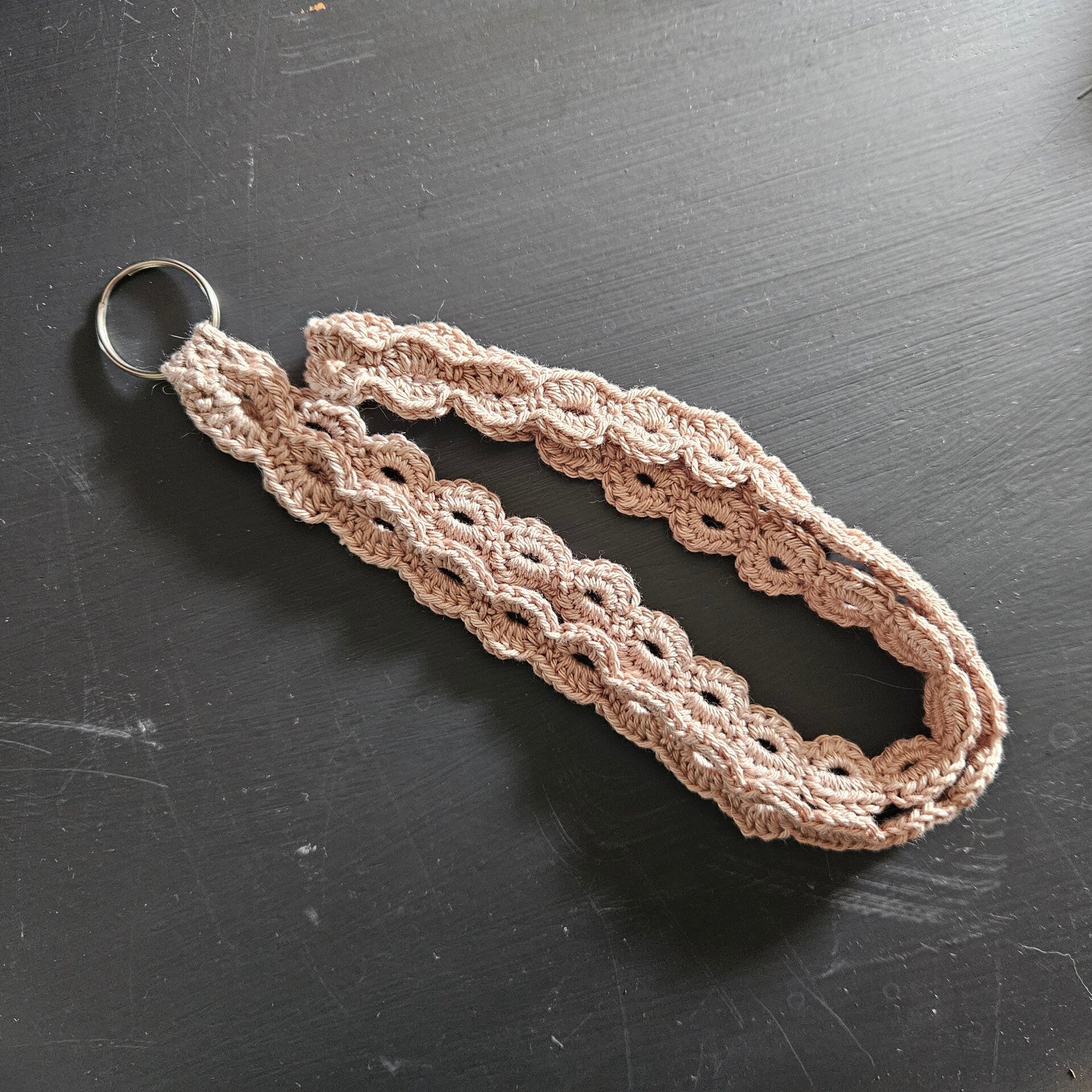 Keycord  lang, daisy, Bast