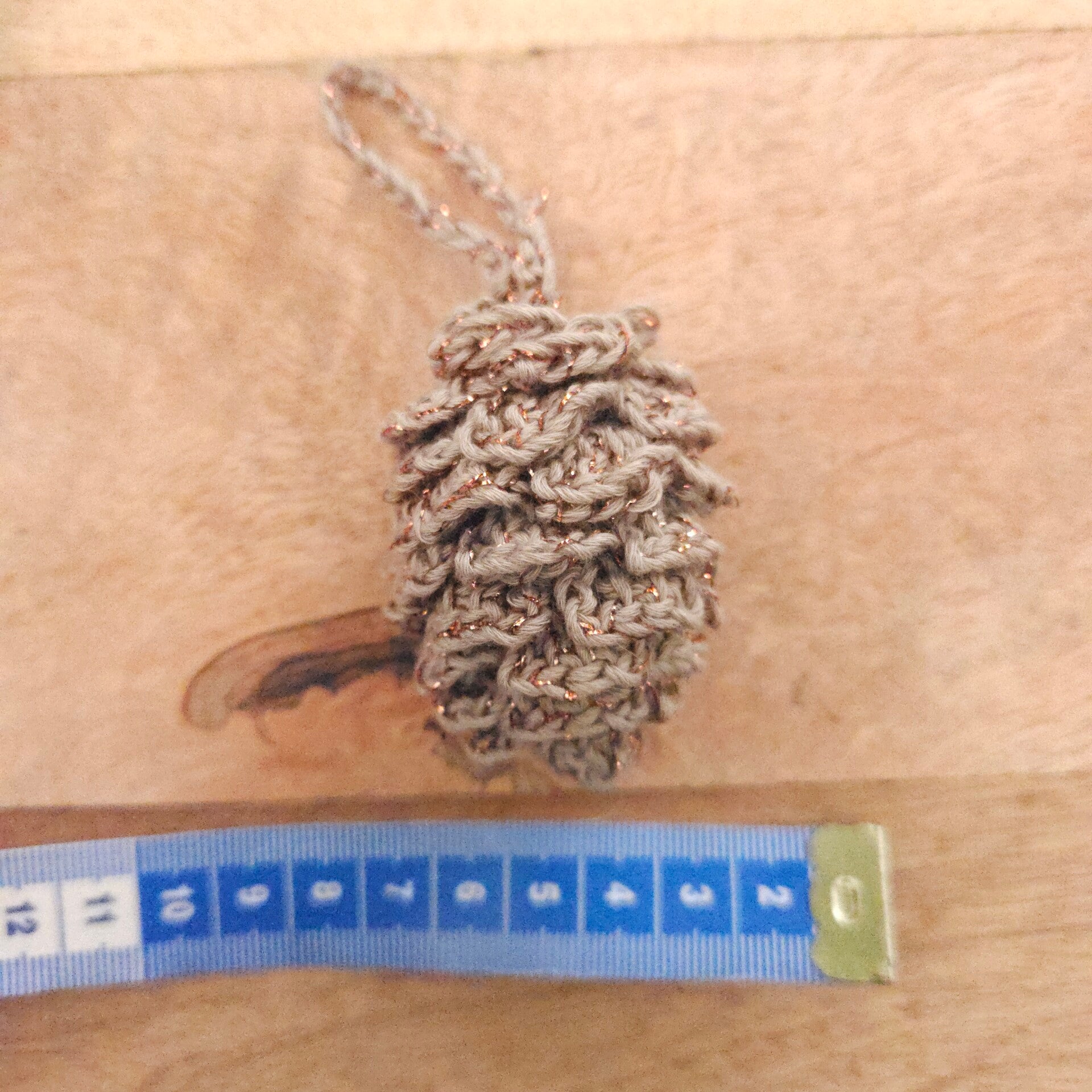 Dennenappel hanger shine