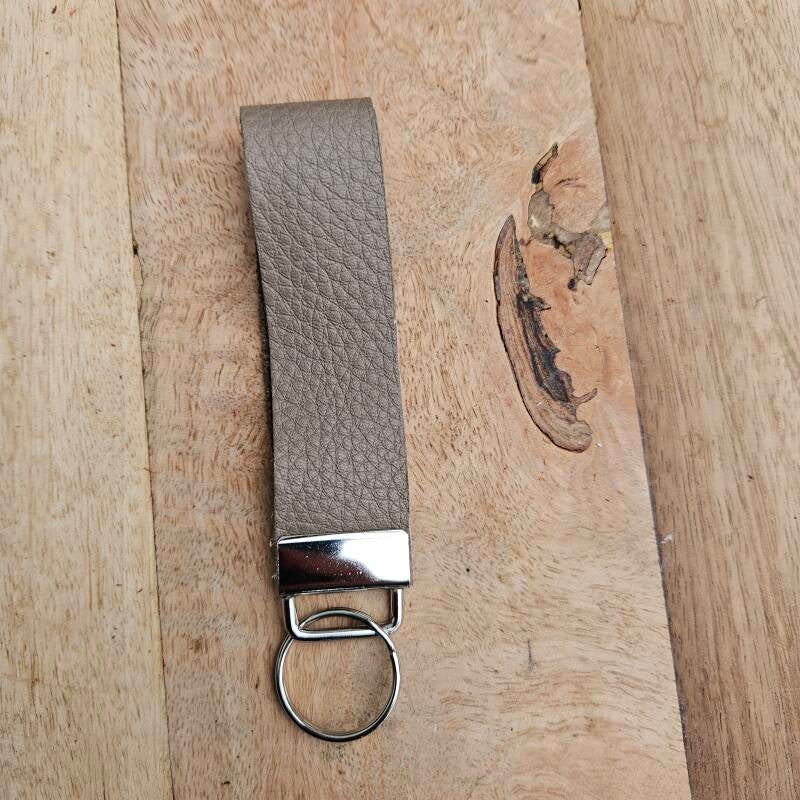 Sleutelhanger leer 13