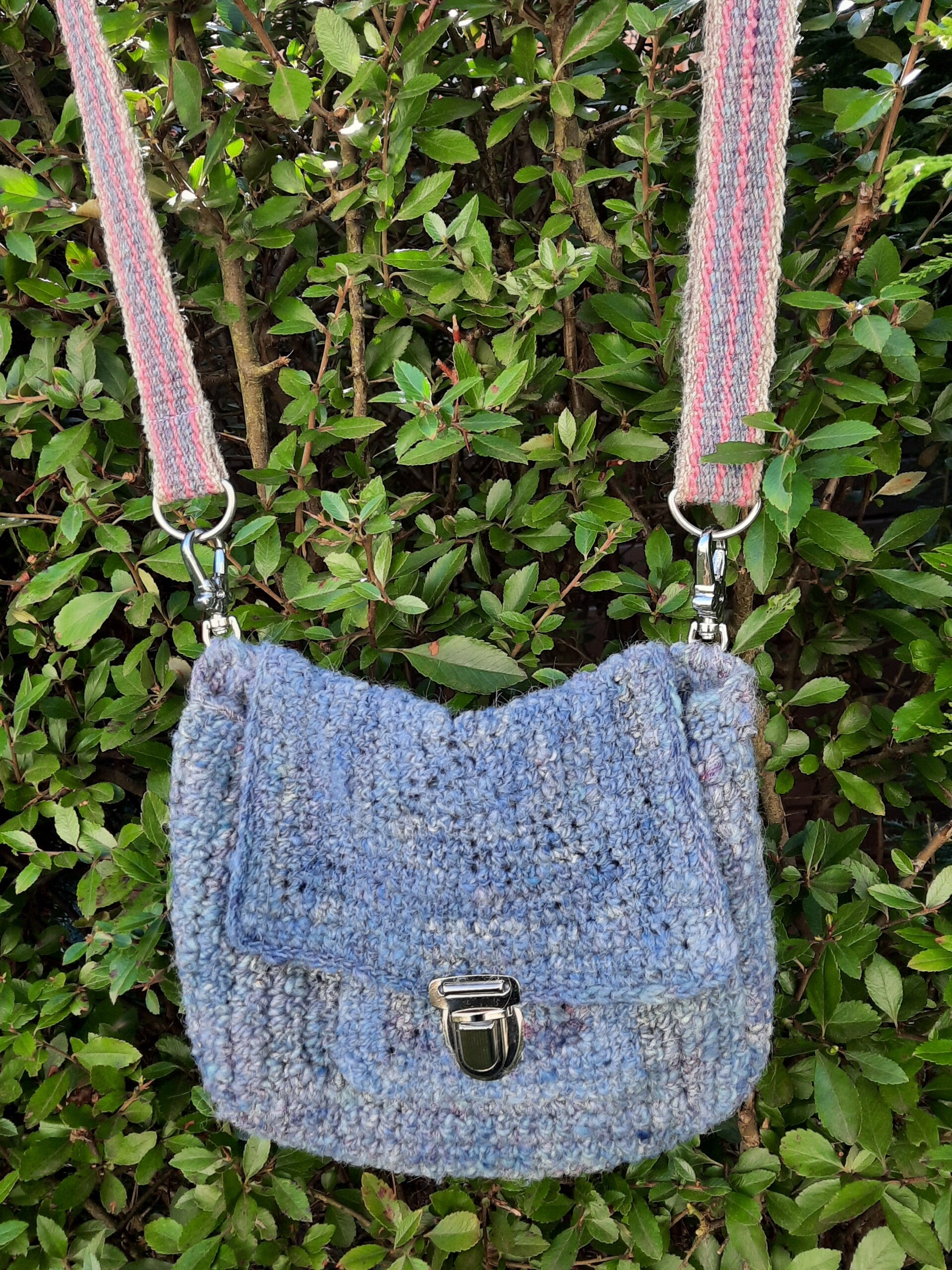 gehäkelte Bauchtasche, Crossbody Tasche „Azurblau“