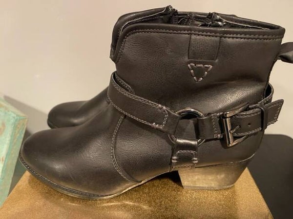 Cliffs by White Mountain Boots