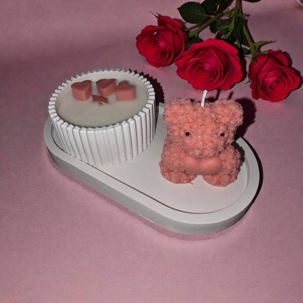 3er Set Erdbeerduftkerze mit Kerzenbär und Tablet