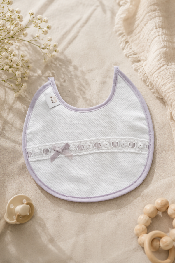 Baby-Lätzchen „Love“ – Zart & Liebevoll