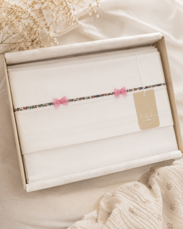 Kinderwagen Baby-Bettwäsche mit Liberty-Borte & zarten Schleifen in Rosa