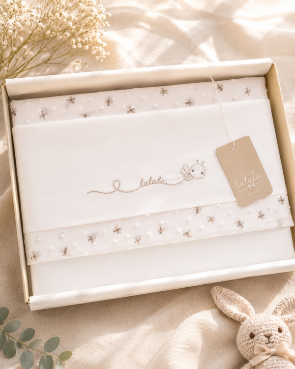 Kinderwagen Baby-Bettwäsche mit Bienen-Stickerei – Elegantes Design in Naturtönen