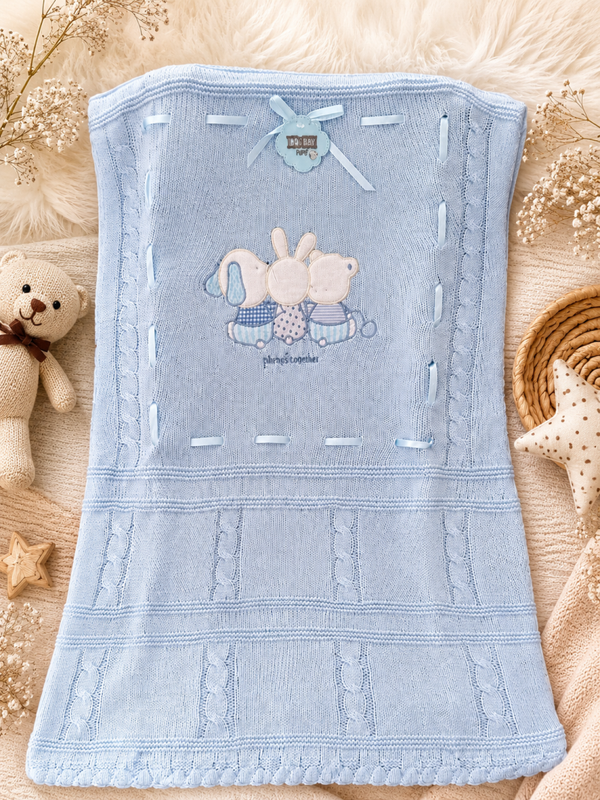 Babydecke Strickdecke Hellblau mit süßem Tiermotiv – Kuschelig & weich