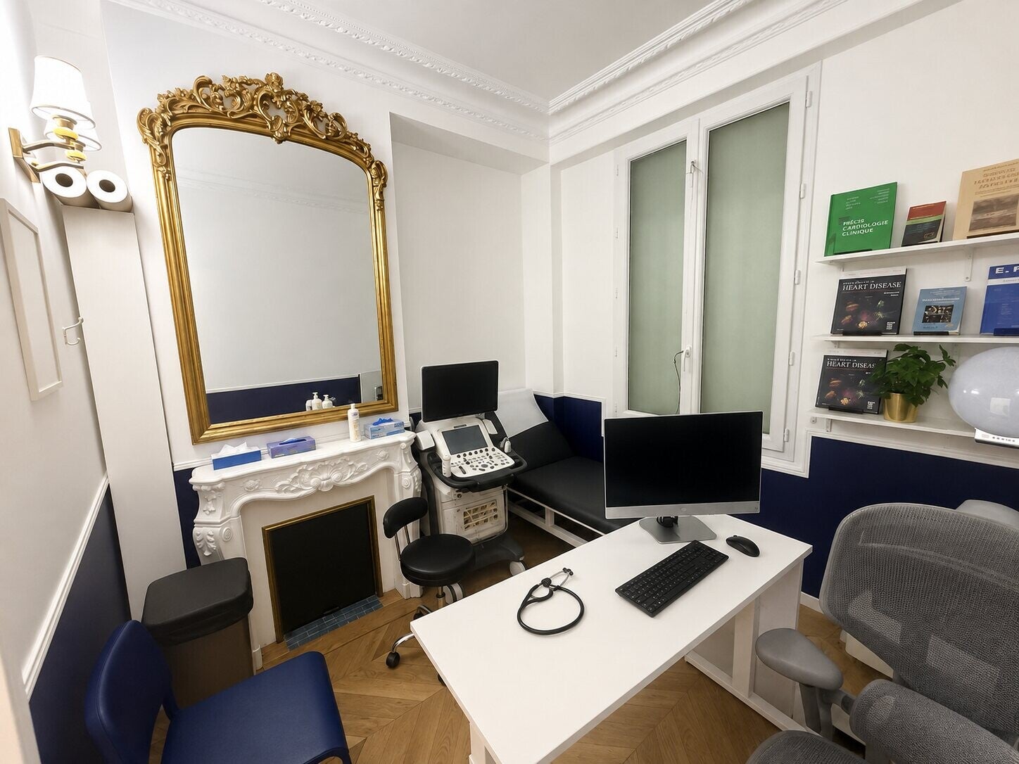 Cheminée du cabinet de cardiologie Port-Royal à Paris 5e