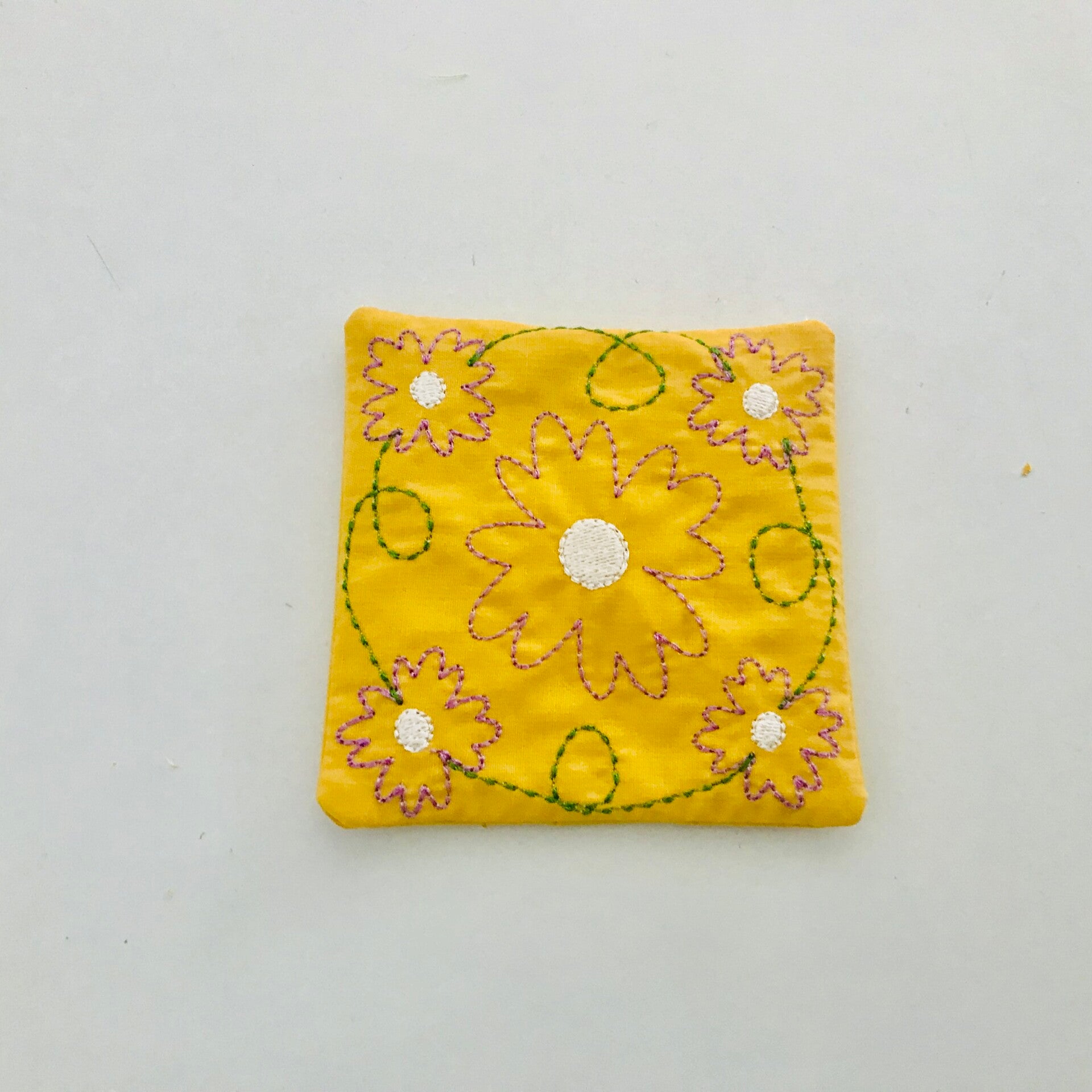 Floral Daisy Coaster Embroidery Design