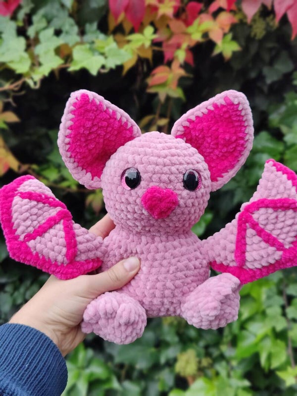 Bitty bobble baby bat